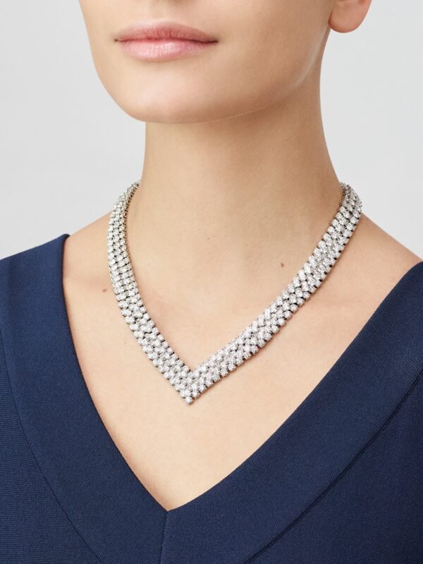 vcaro9cp00 high jewelry classic a cheval necklace worn alternati
