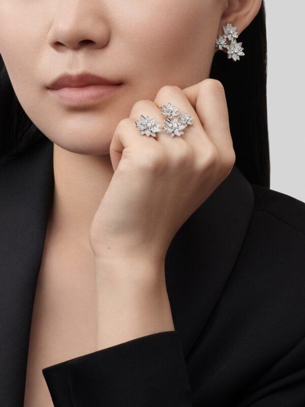 vcarp7th00 web jewelry flora lotus earrings 3 flowers worn white