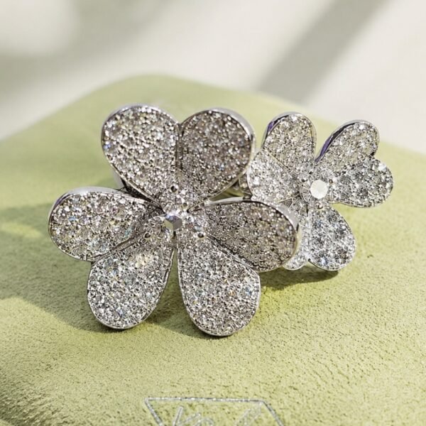 van cleef & arpels diamond pave two motif flower ring